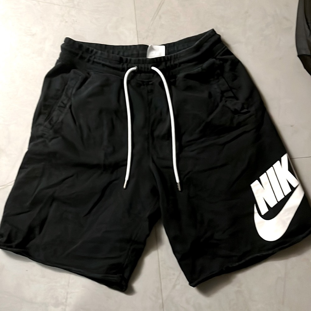 Black nike shorts